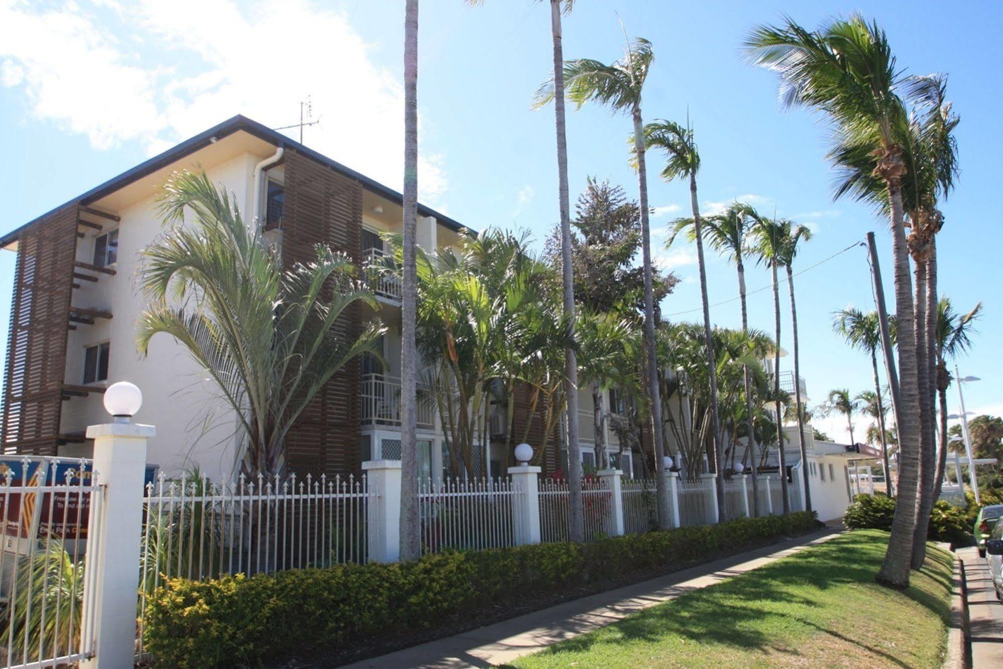 Endeavour Inn Emu Park Ngoại thất bức ảnh