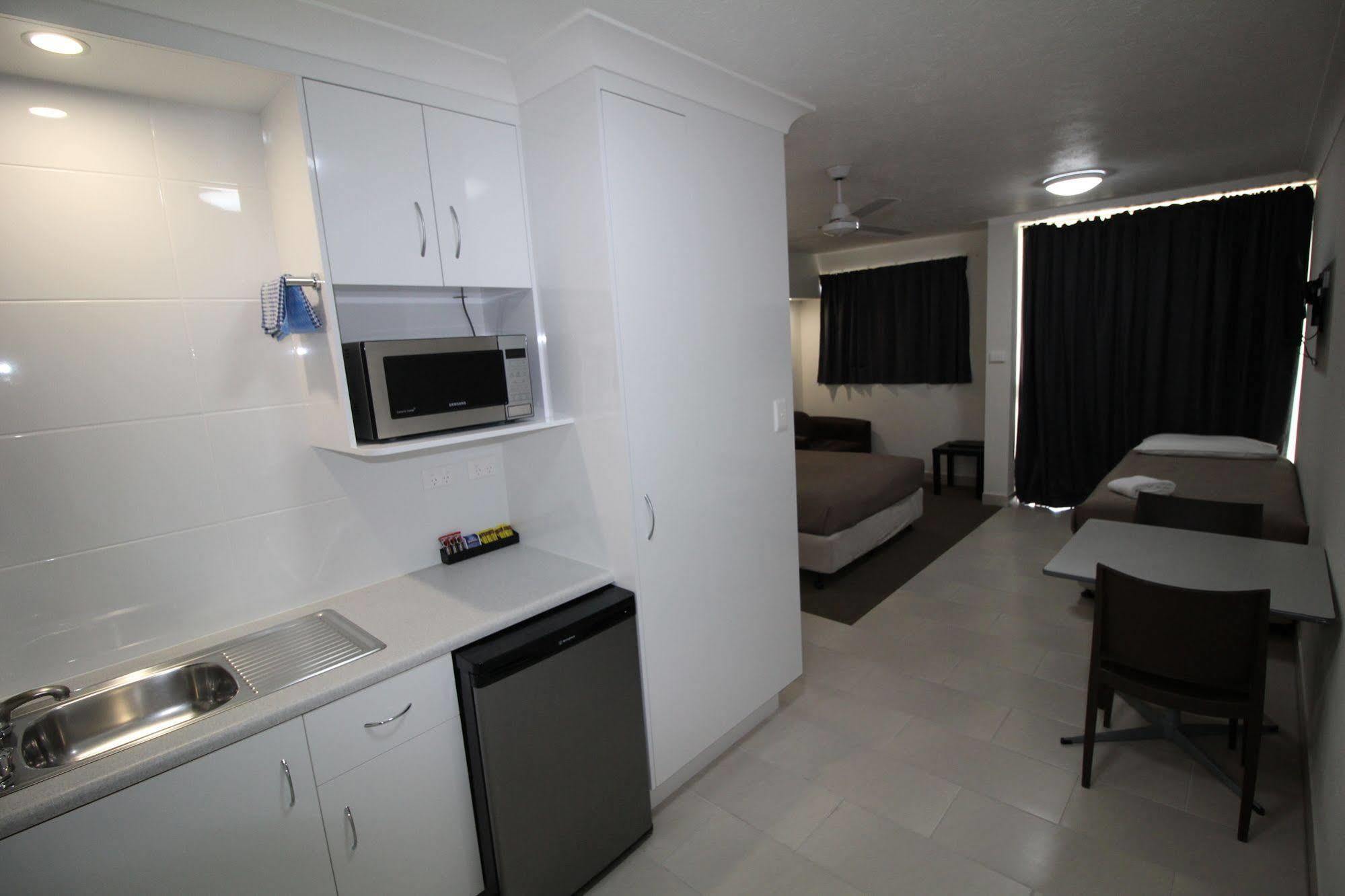 Endeavour Inn Emu Park Ngoại thất bức ảnh