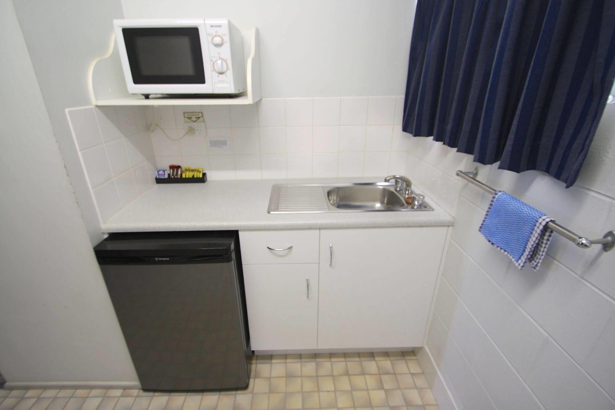 Endeavour Inn Emu Park Ngoại thất bức ảnh